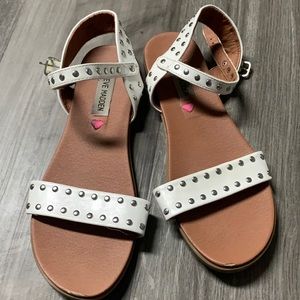 Steve Madden Girl Sandals! Great sandal for spring & summer!